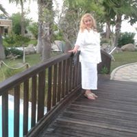 Θάλεια Παπάζογλου