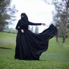 نجوى العابدين