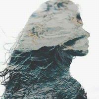 عازفة الصمت