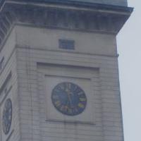 Читаємо Біля Львівської Ратуші