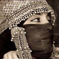 صاحبه العيون