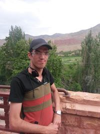 Vargha Mokhlesi
