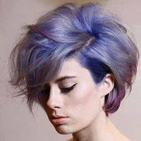 الكاهنة تقود