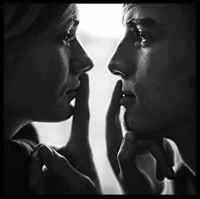 صديق كاذبون