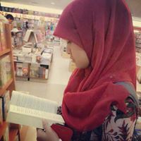Riza Apriani