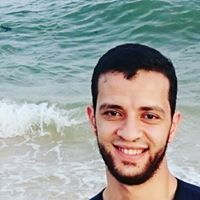 الصحفي أسامة