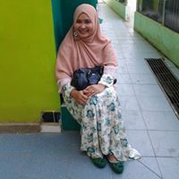Iis Echa