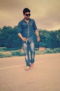 Sůřåĵ Chåůhåñ