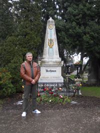 Илия Ставрев