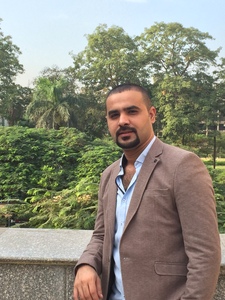 عمر  النبيل