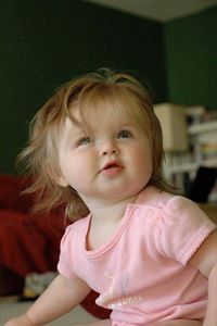 الشاعرة حنان