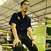 โน๊ต นั่งยิ้มเฉย