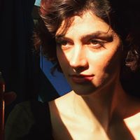 Niloufar Az