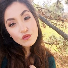 Larissa (thehookandtale)