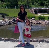 Нора Николова