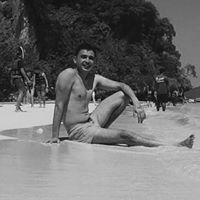 Омон Султанов