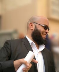 على أيمن