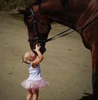 مؤمنة بالله