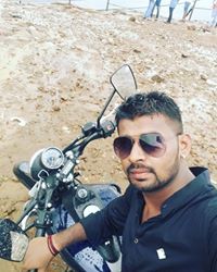Vicky Lakade
