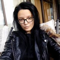 Надя Новакова