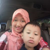 Yuni Hakim