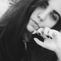 Анна Бузаджи