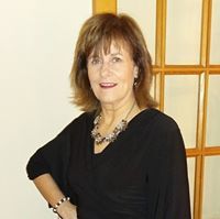 Angela Leslie