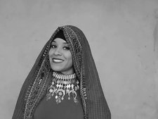 فتاة من ورق