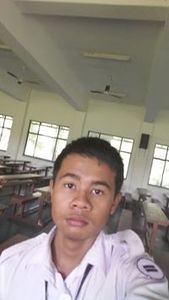 ေမာင္ ဝိုင္ယယ္