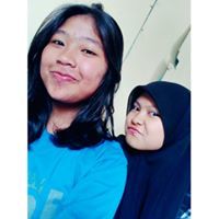 Putri S R