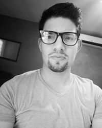 Luis Zamora