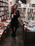 Laura (travelbybook)