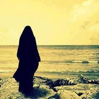 طالبة مسلمة