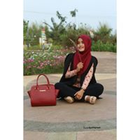 Vicky R