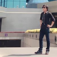 ธเนศ อาโอกิ