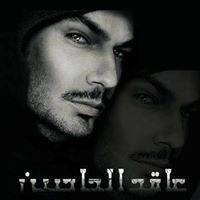 عاقد الحاجبين