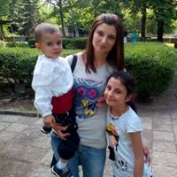 Петя Николова