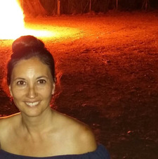 Encarni Reading The World Forever 