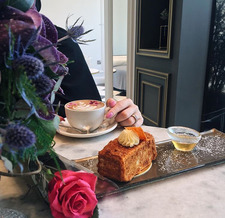 Esrra قارئه شغوفه .. محبة للعلم والثقافه