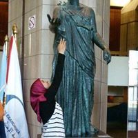 مني الدميري