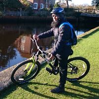 خالد الحسني