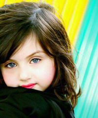 ملاك بين البشر