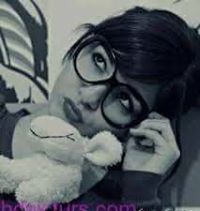 سارة مناصرة