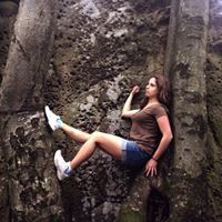 Уляна Довгошия