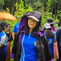 จันทร์เพ็ญ ถนนทิพย์