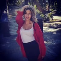 Φλώρα Καστάνη