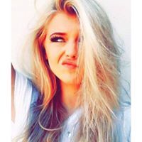 الفتاة المتانقة