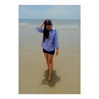 กัมมะหยี่ สีเเดง