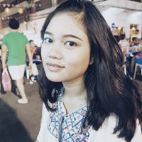 พลอย อ๋อ