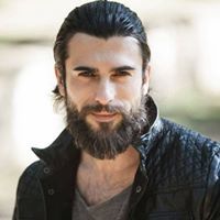 هارون البناء